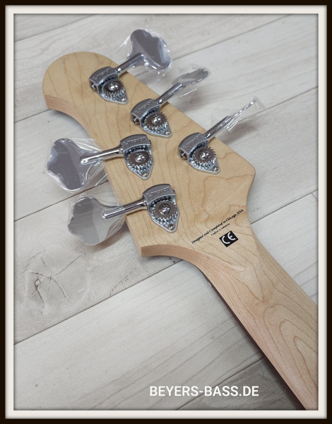 Lakland Skyline 55-60C Custom, Lake Placid Blue Gloss